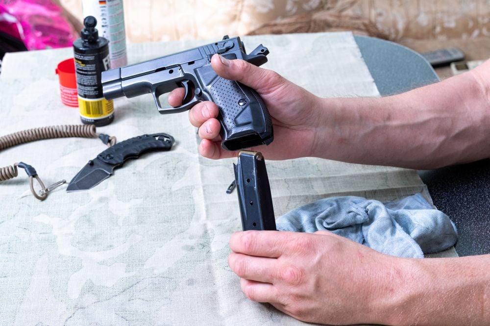 NYC Airport Gun Charges Attorney | Tarshis & Hammerman LLP